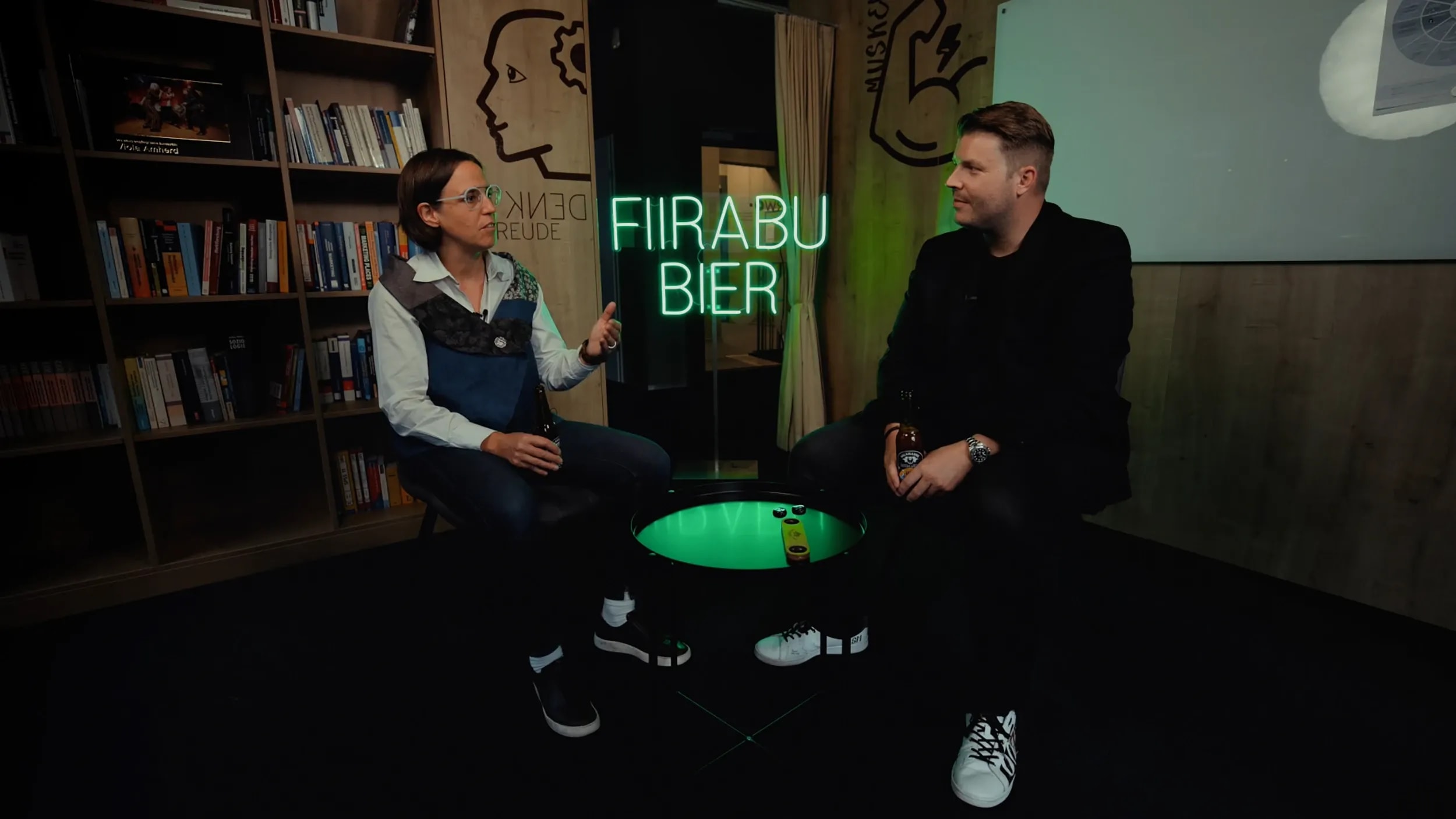 Bild zum Beitrag «Fiirabu Bier mit Tamar Hosennen»